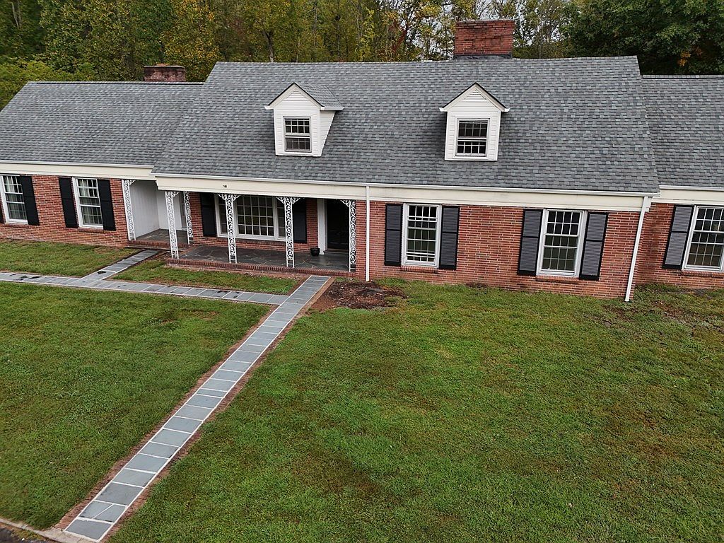 137 McGuire Ln Cedar Bluff, VA 24609 - Thumbnail 5