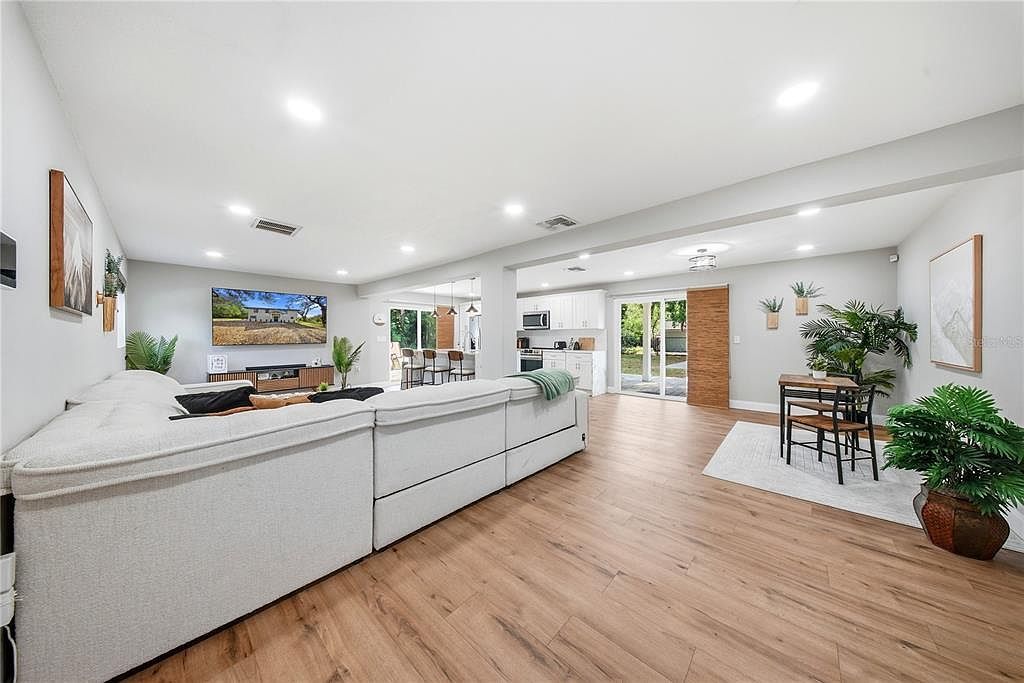 6902 E 29th Ave Tampa, FL 33619 - Thumbnail 5