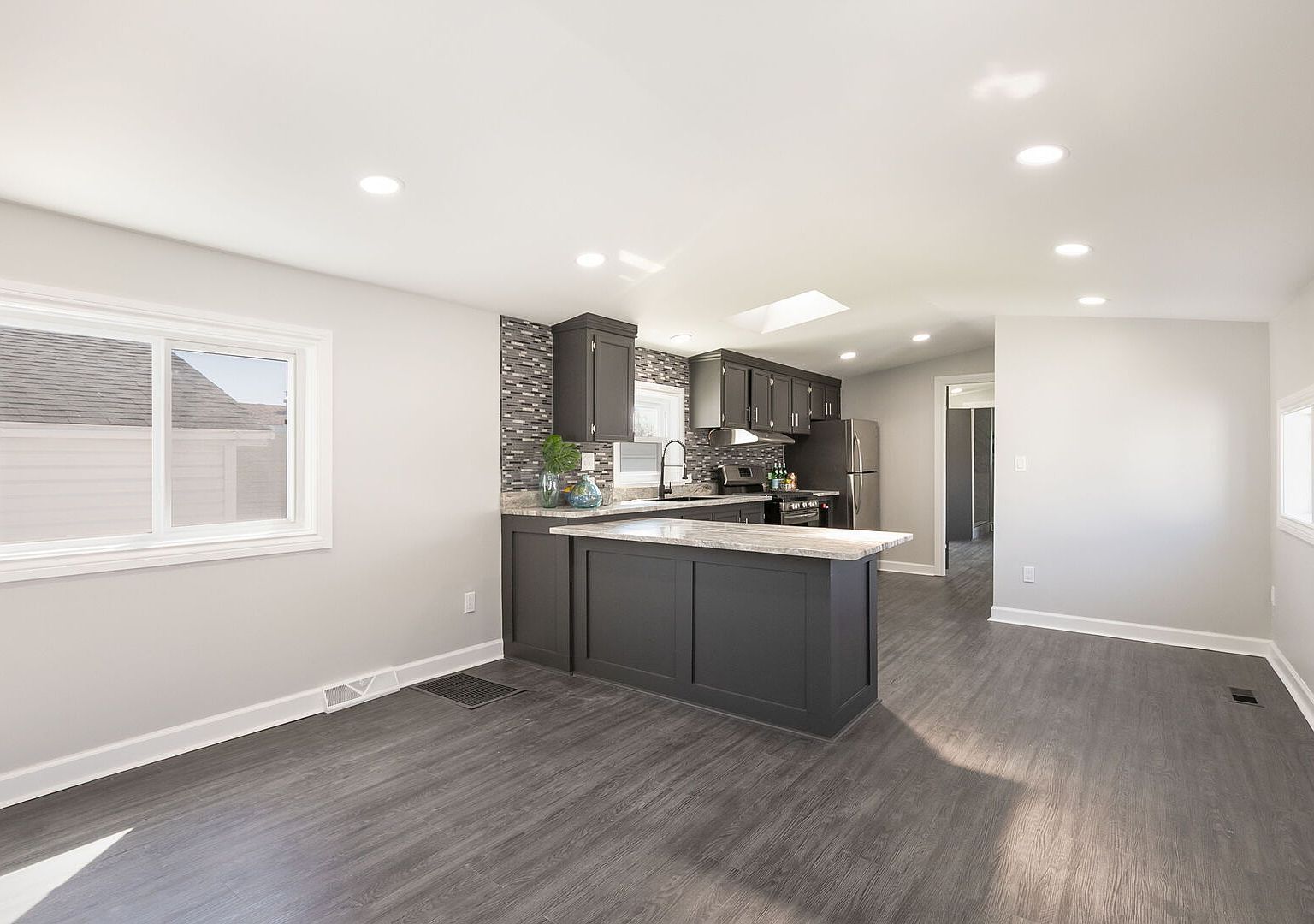 3515 Barb Ave Park City, IL 60085 - Thumbnail 5