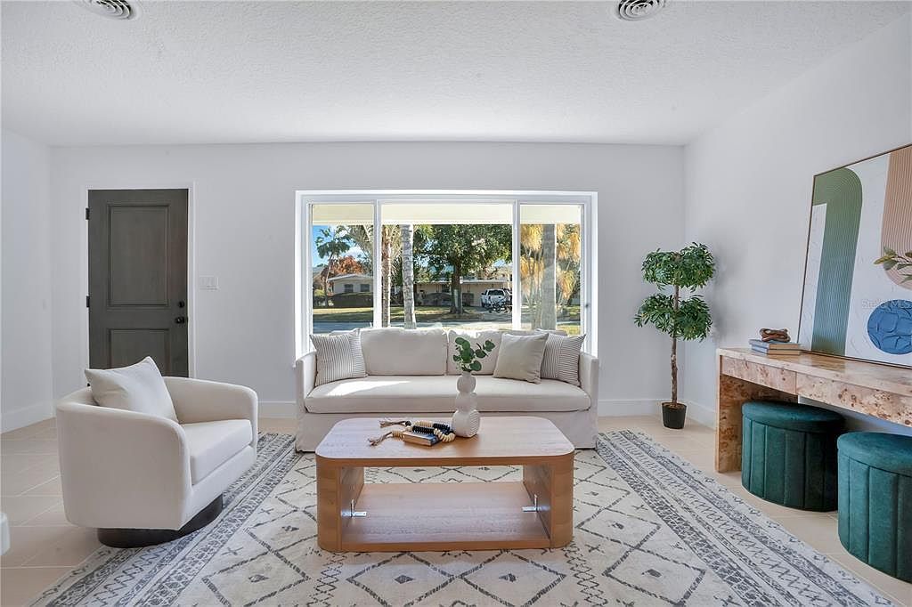 2801 Gulfstream Rd Orlando, FL 32805 - Thumbnail 5