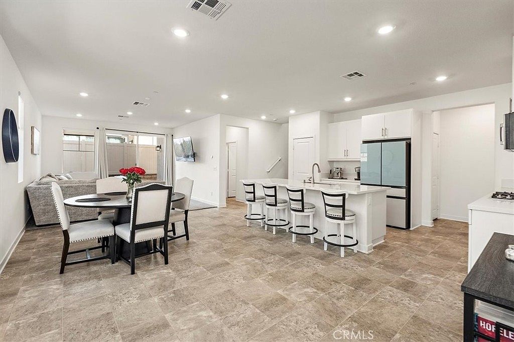 16728 Grapefruit Ln Fontana, CA 92336 - Thumbnail 5