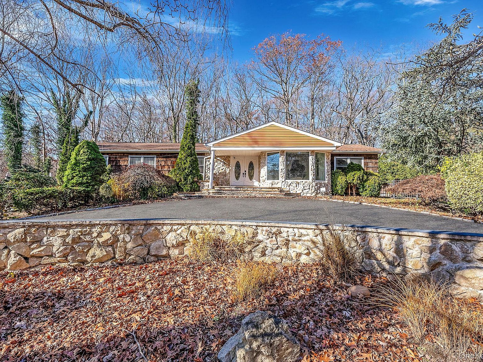 25 Farmington Ln Melville, NY 11747 - Thumbnail 5