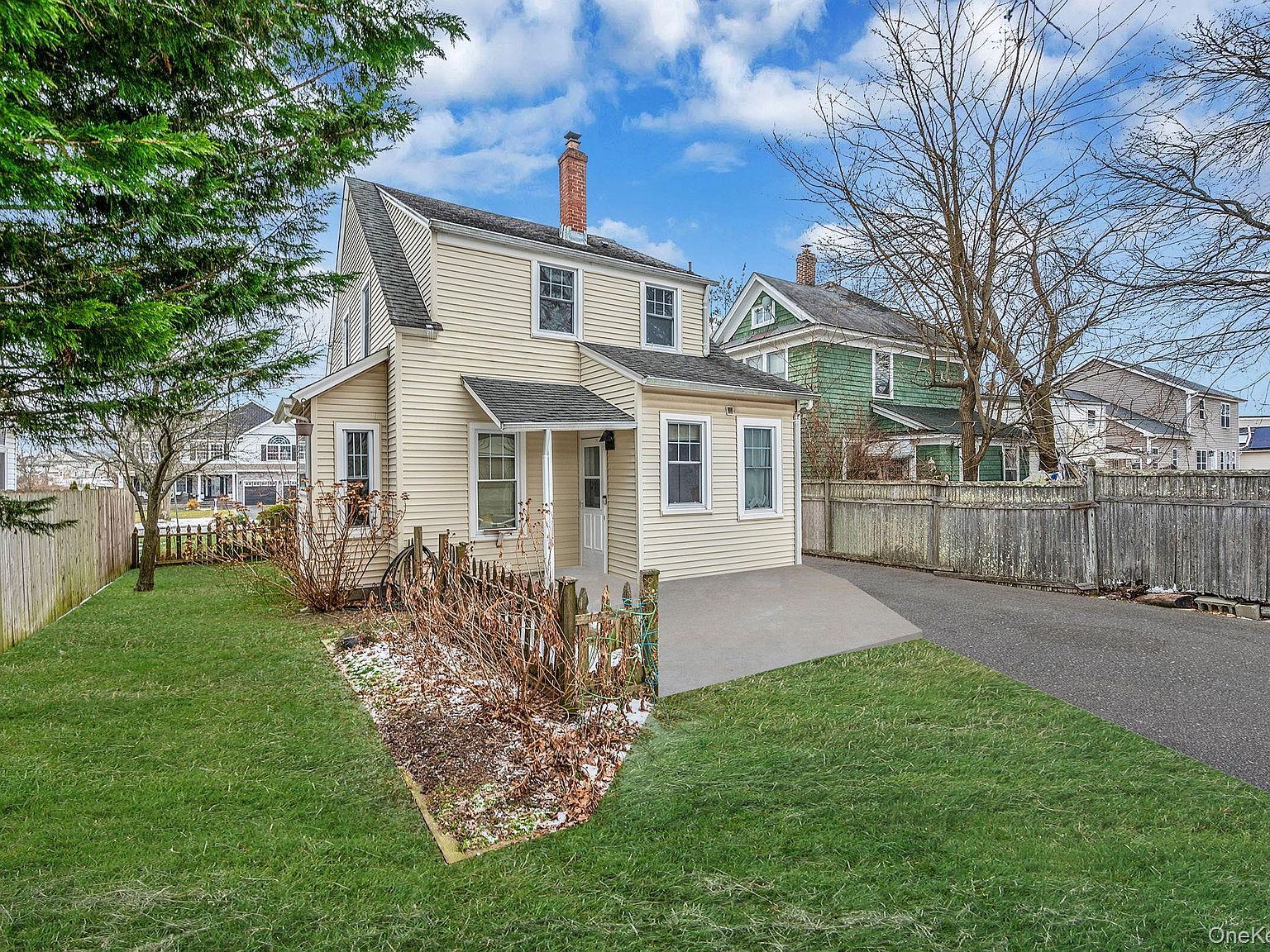 215 West Ave Patchogue, NY 11772 - Thumbnail 5