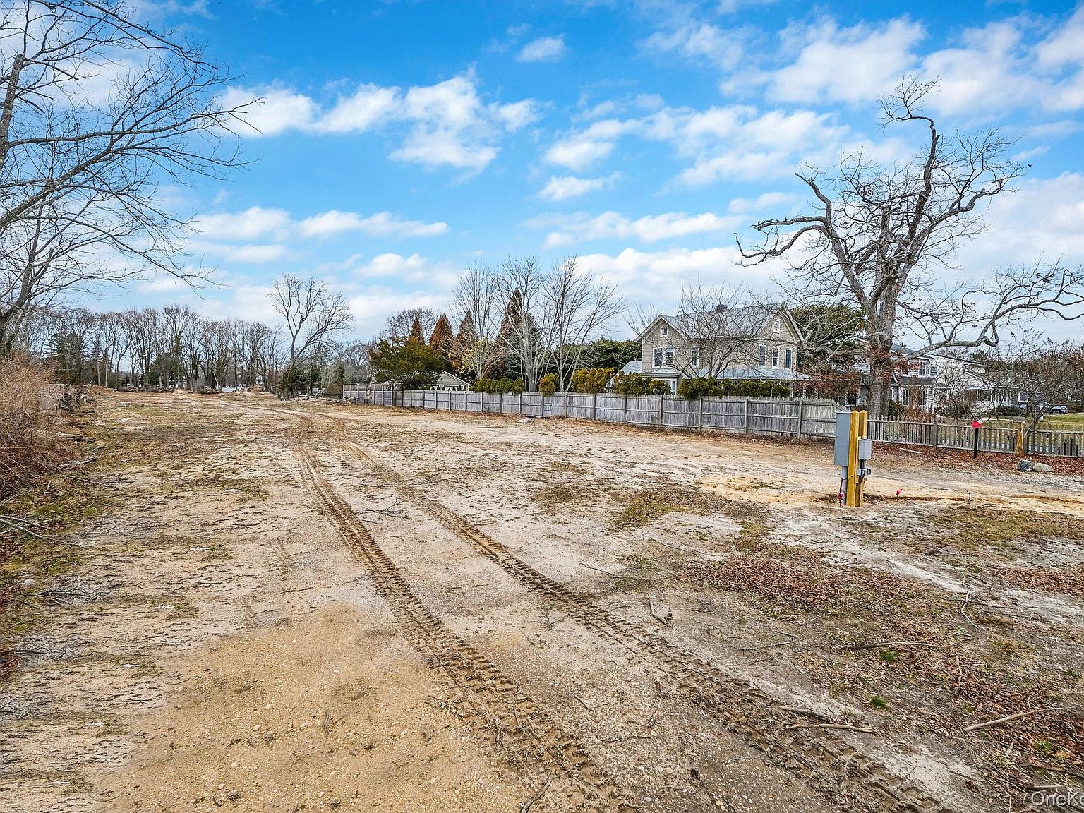 92 Oakwood Ave Bayport, NY 11705 - Thumbnail 5