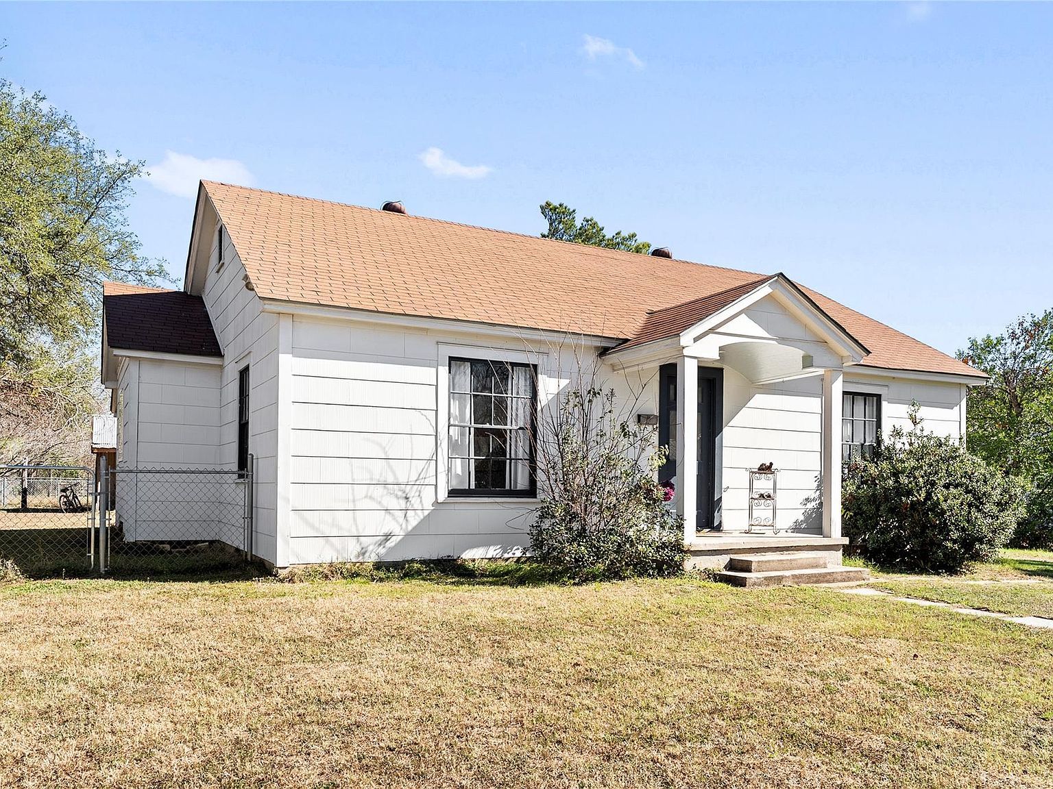 517 N Avenue F Elgin, TX 78621 - Thumbnail 5