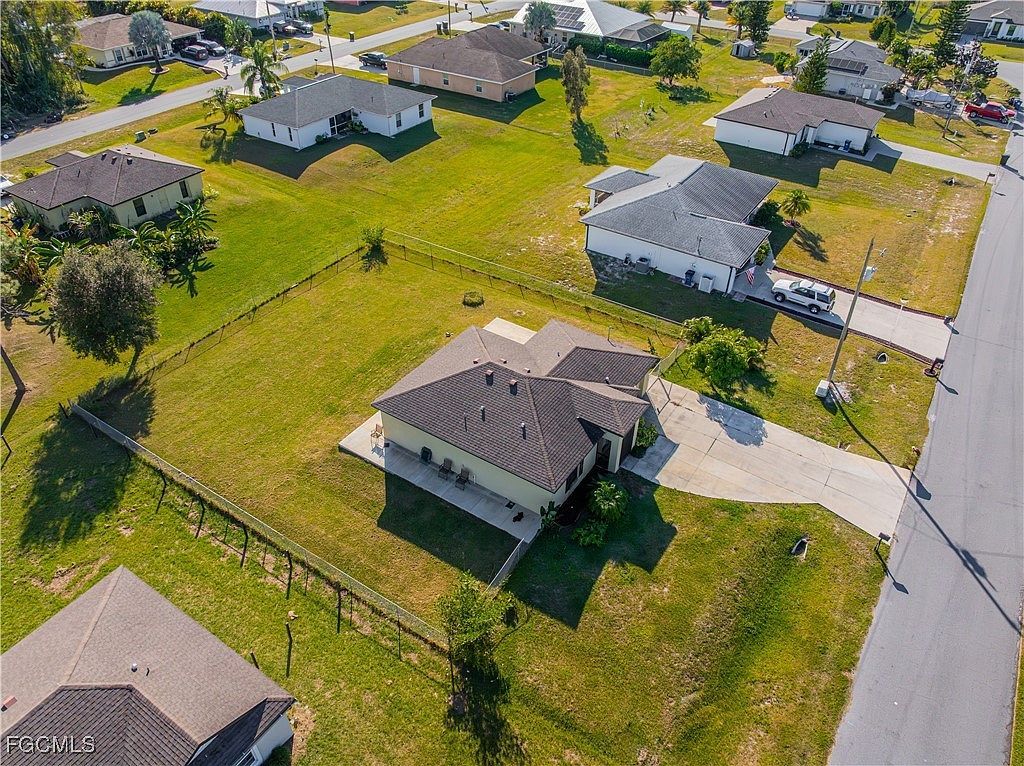 216 Des Cartes St Fort Myers, FL 33913 - Thumbnail 5