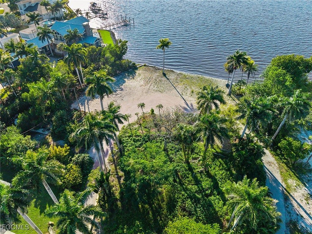 8661 Cajuput Cv Fort Myers, FL 33919 - Thumbnail 5