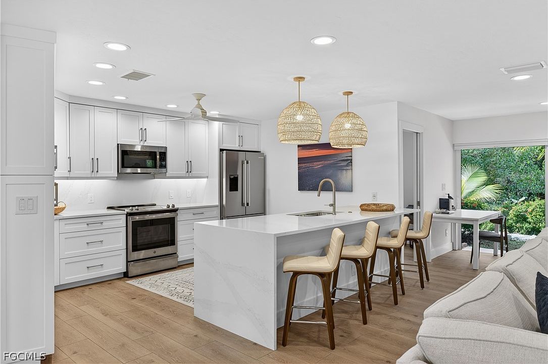 1103 Captains Walk St Sanibel, FL 33957 - Thumbnail 5