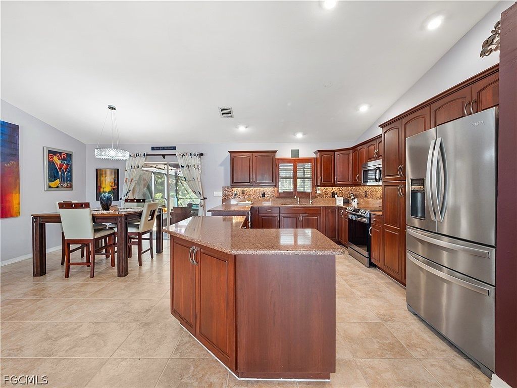 2138 SW 12th Pl Cape Coral, FL 33991 - Thumbnail 5