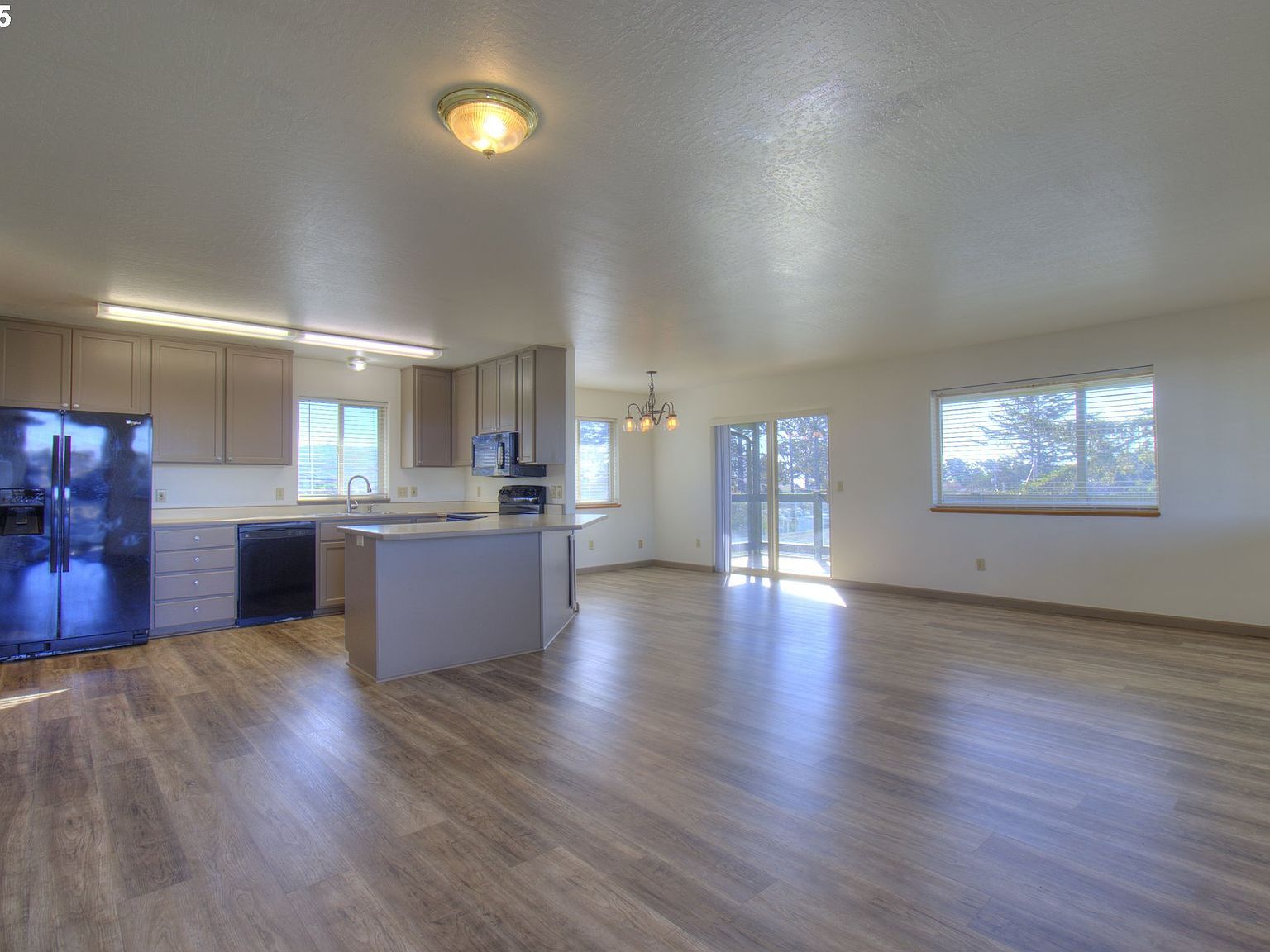 405 Arnold Ln Brookings, OR 97415 - Thumbnail 5