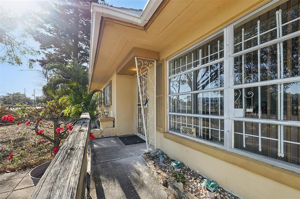 2228 NE Coachman Rd Clearwater, FL 33765 - Thumbnail 5