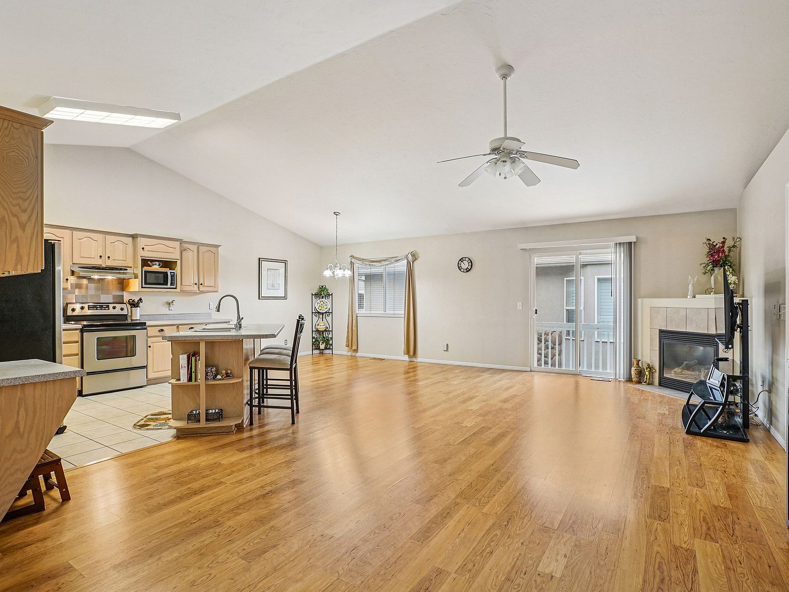 1528 W Turtle Dove Ln West Jordan, UT 84088 - Thumbnail 5