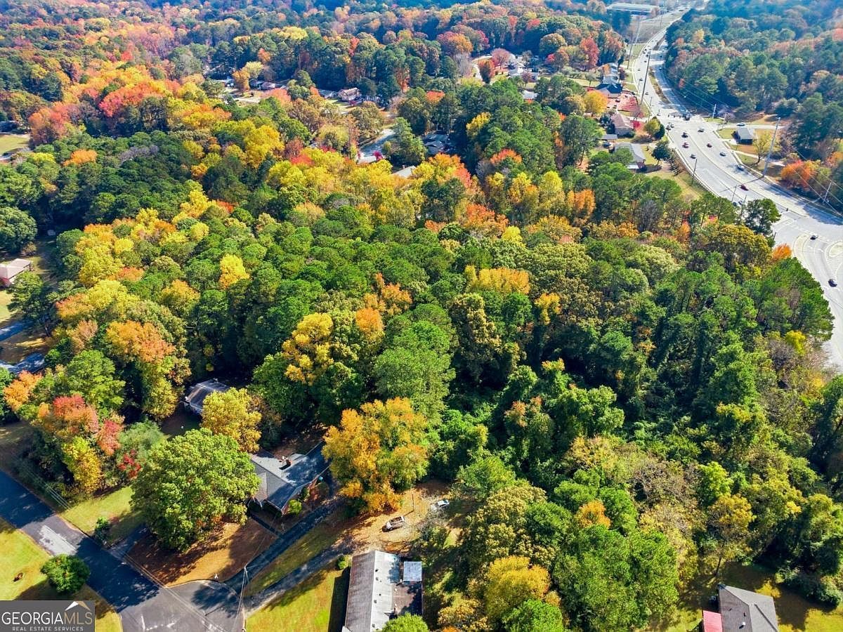 2234 Rockbridge Rd Stone Mountain, GA 30087 - Thumbnail 5