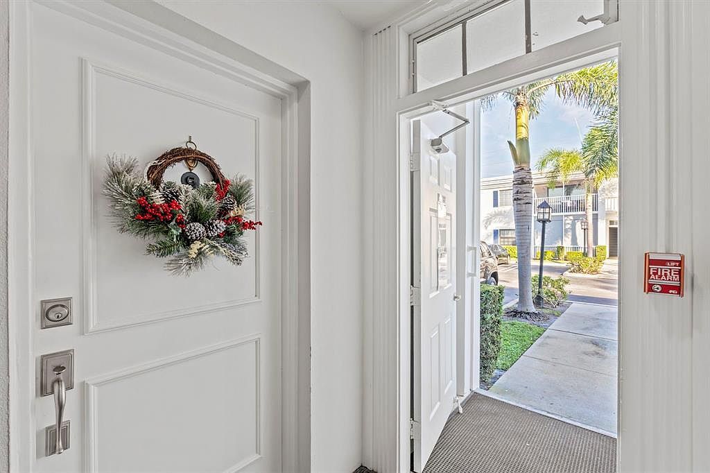 160 Cypress Club Dr APT 604 Pompano Beach, FL 33060 - Thumbnail 5