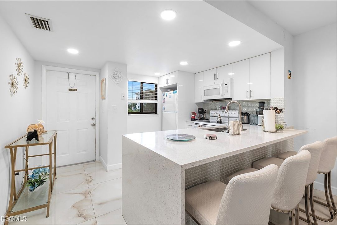 4790 S Cleveland Ave APT 1706 Fort Myers, FL 33907 - Thumbnail 5