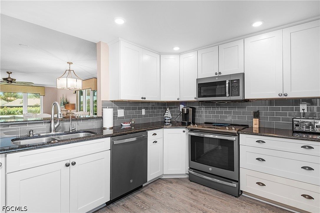 6102 Augusta Dr APT 116 Fort Myers, FL 33907 - Thumbnail 5