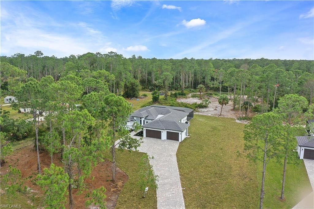 2806 Golden Gate Blvd W Naples, FL 34120 - Thumbnail 5
