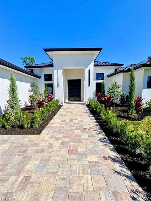 264 13th St NW Naples, FL 34120 - Thumbnail 5