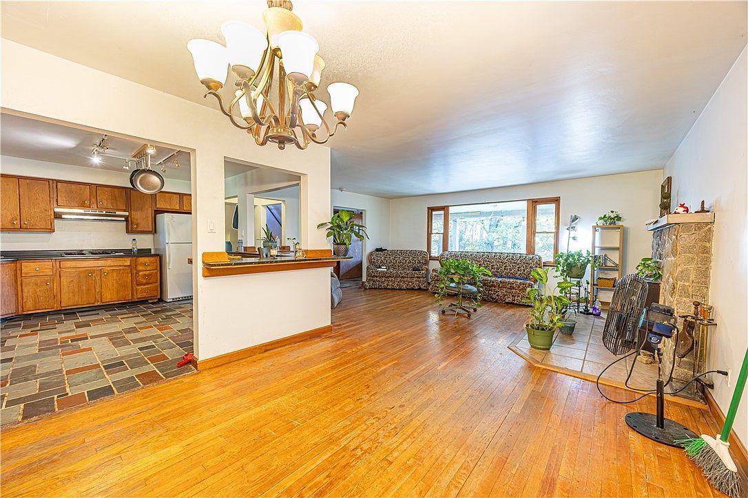 2035 Aurora Dr New Kensington, PA 15068 - Thumbnail 5