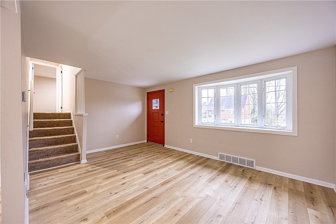 592 Guylyn Dr Pittsburgh, PA 15235 - Thumbnail 5