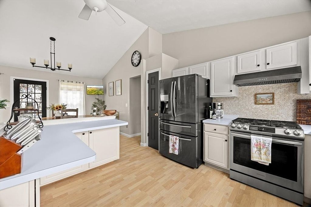 12 Marshall Dr Plymouth, MA 02360 - Thumbnail 5