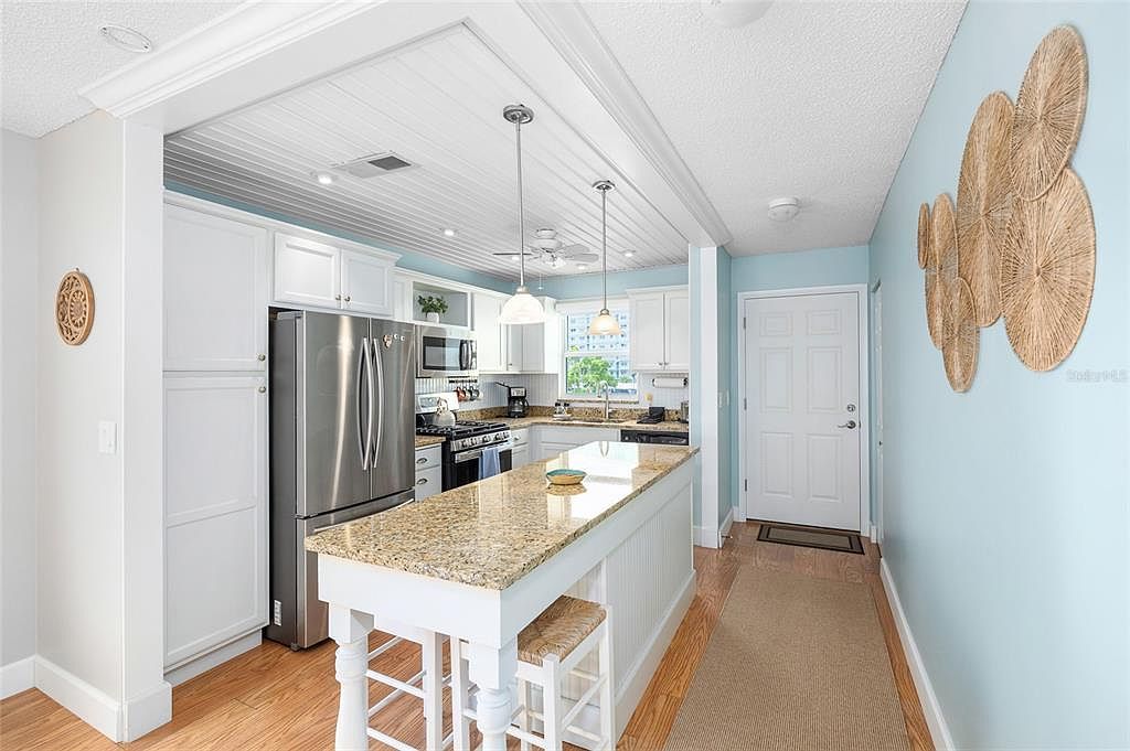 6075 Shore Blvd S APT 215 Gulfport, FL 33707 - Thumbnail 5