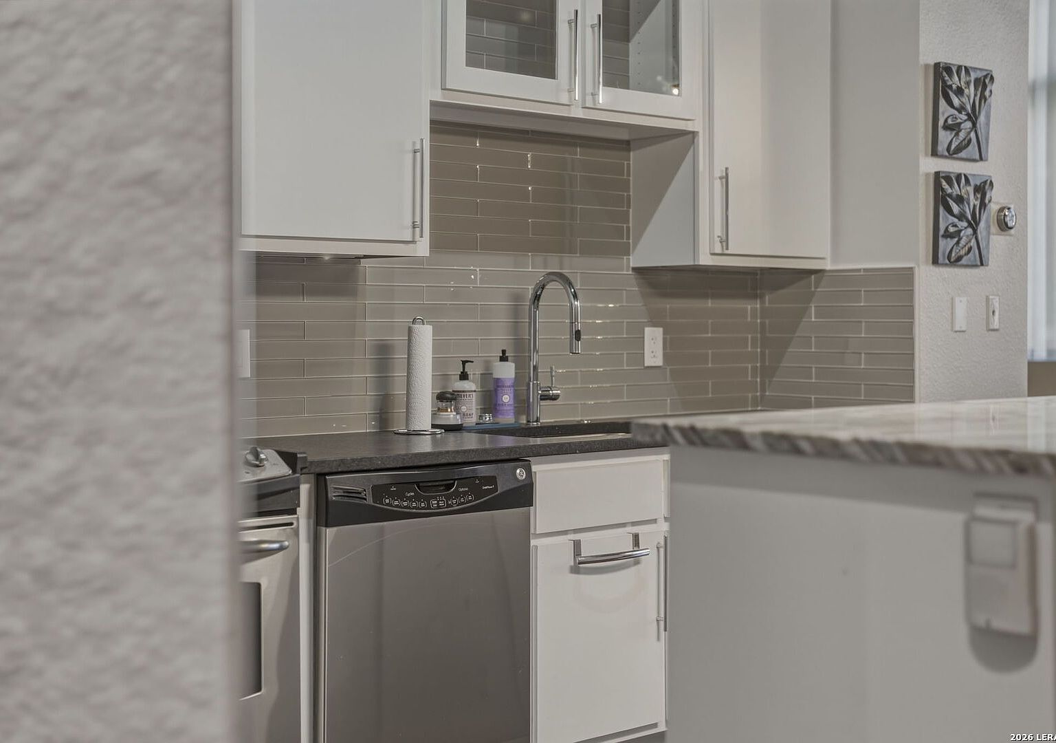 214 E Travis St APT 205 San Antonio, TX 78205 - Thumbnail 5