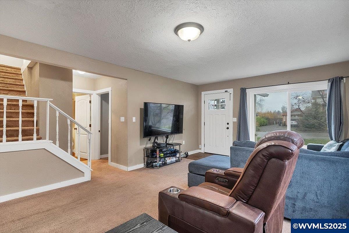 515 Norway St Silverton, OR 97381 - Thumbnail 5