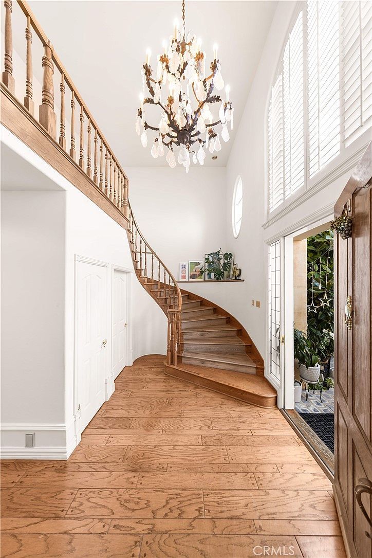 2282 Canyonback Rd Los Angeles, CA 90049 - Thumbnail 5