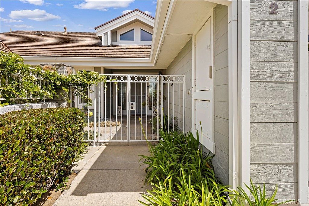 2 Saros #70 Irvine, CA 92603 - Thumbnail 5