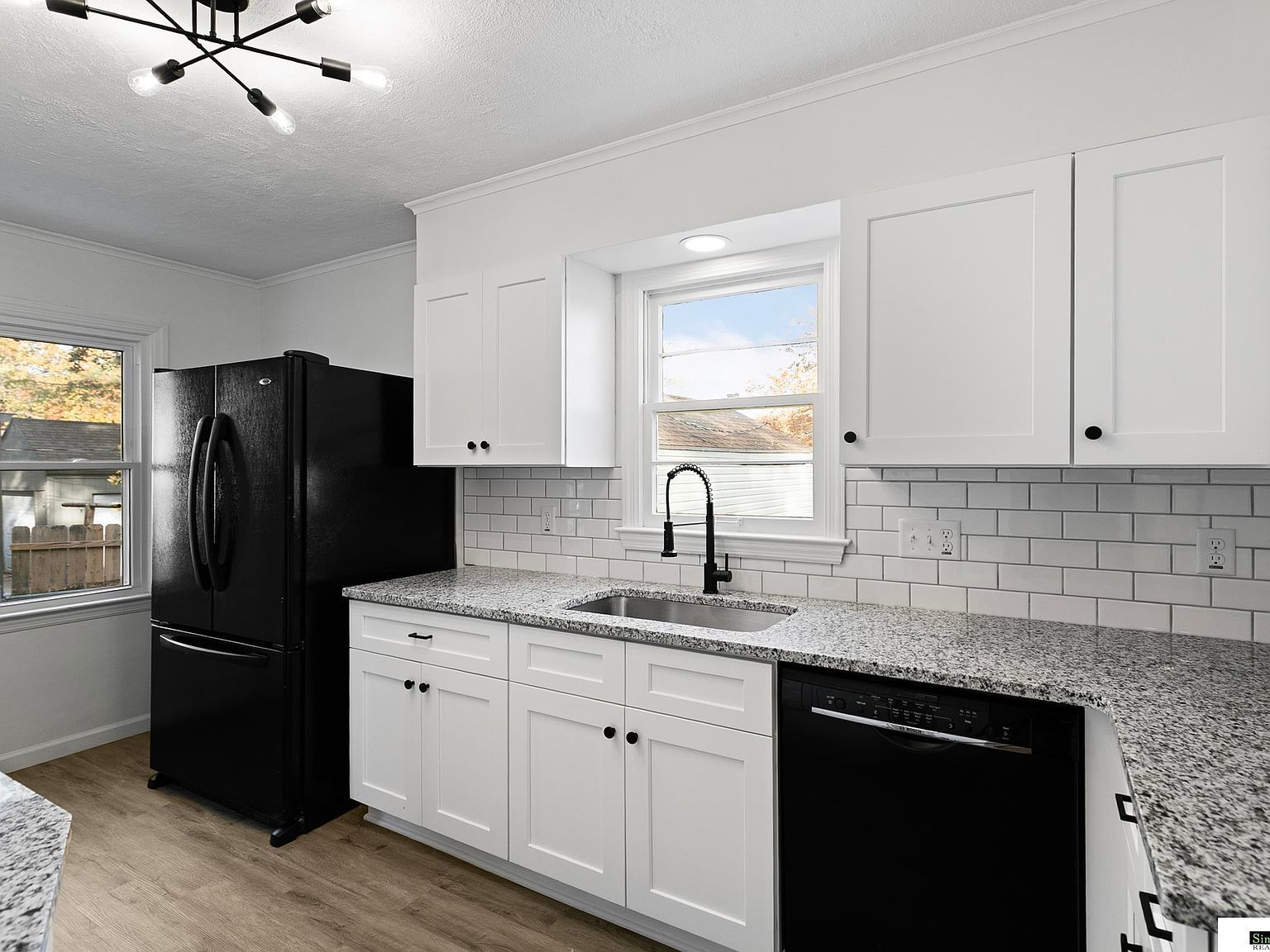 928 Clark St Lincoln, NE 68510 - Thumbnail 5