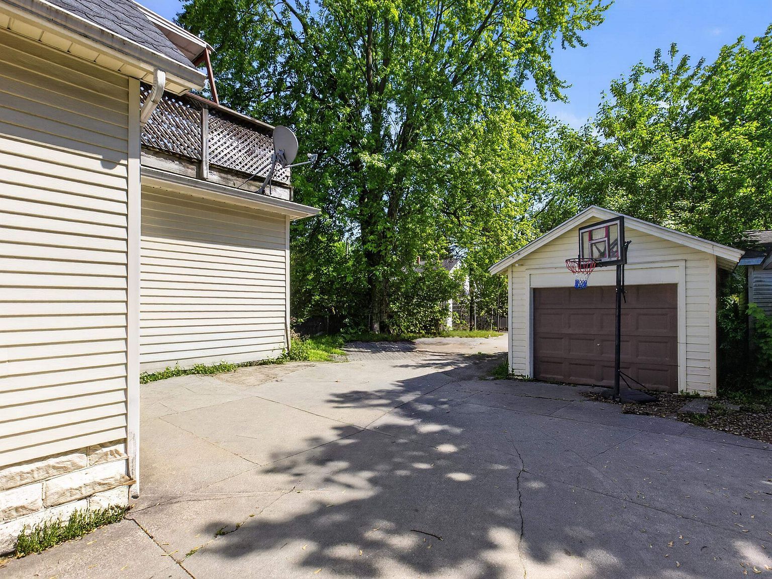 1706 McKinley St Bay City, MI 48708 - Thumbnail 5