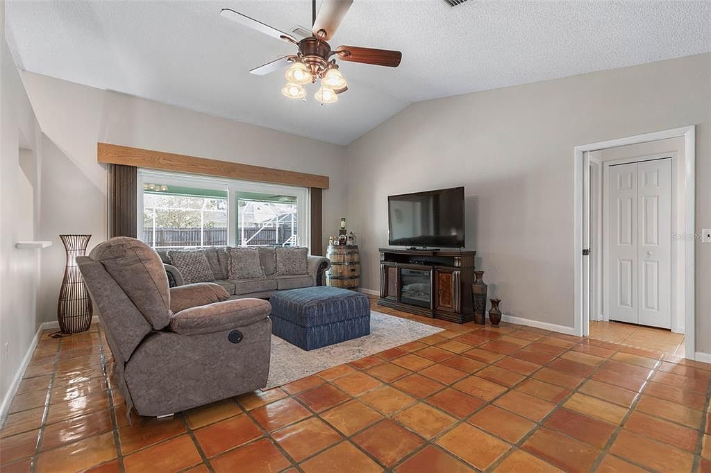 11 Flat Rock Ln Palm Coast, FL 32137 - Thumbnail 5