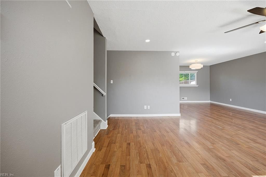 421 Cronin Rd Virginia Beach, VA 23452 - Thumbnail 5