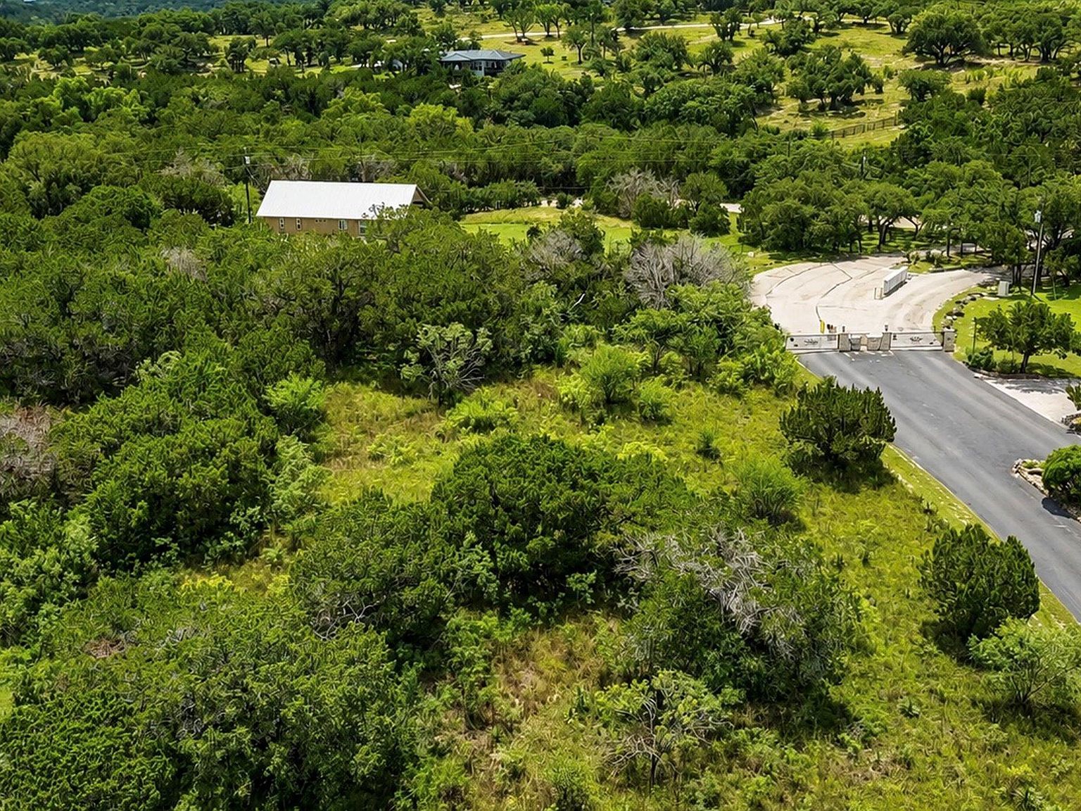 112 Ridge Harbor Dr Spicewood, TX 78669 - Thumbnail 5