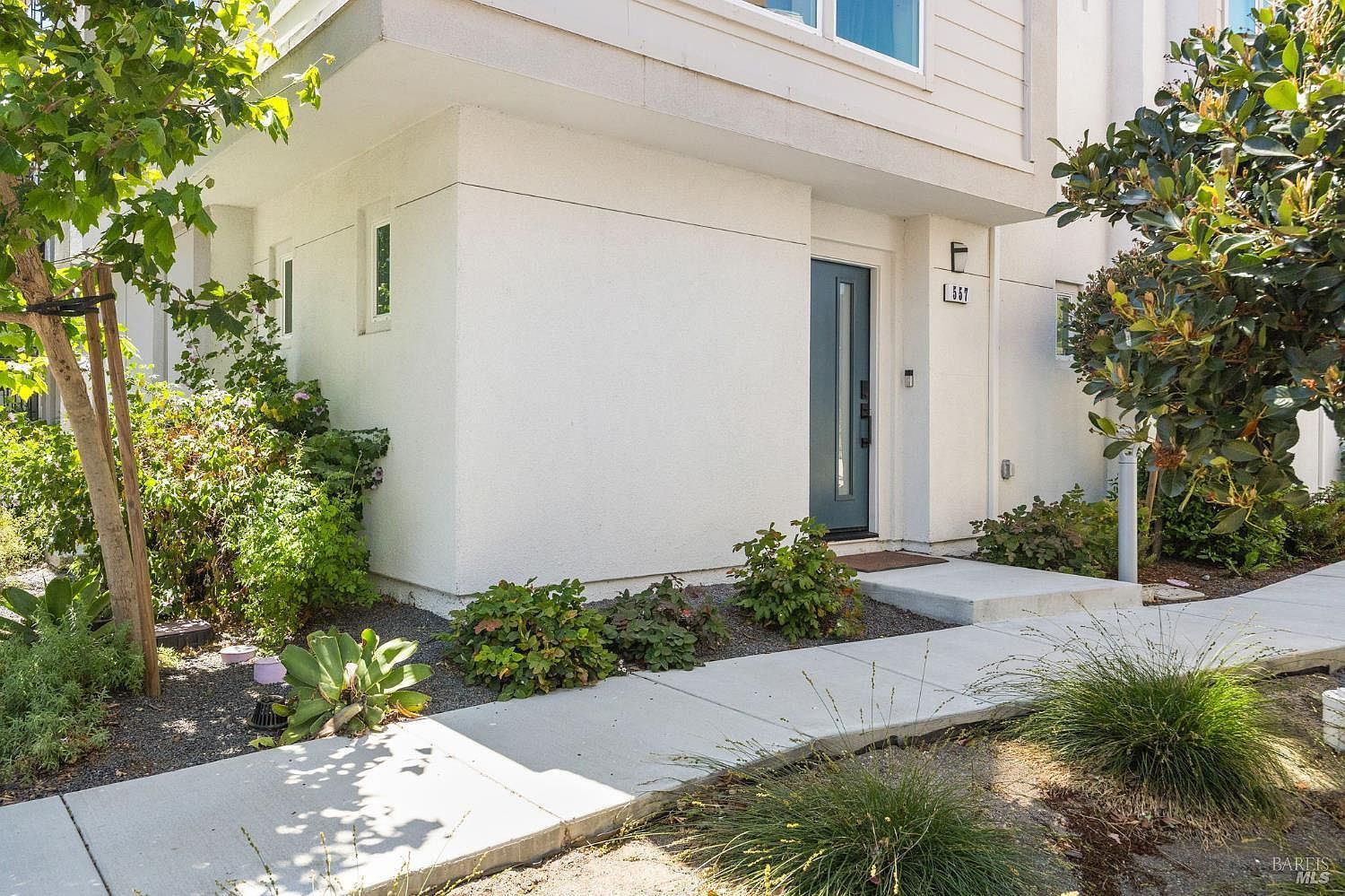 557 Valley Oaks Cir Novato, CA 94945 - Thumbnail 5