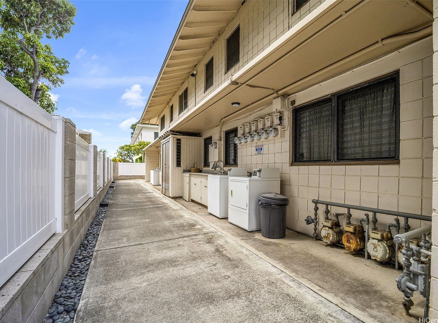 708 E Olokele Ave Honolulu, HI 96816 - Thumbnail 5