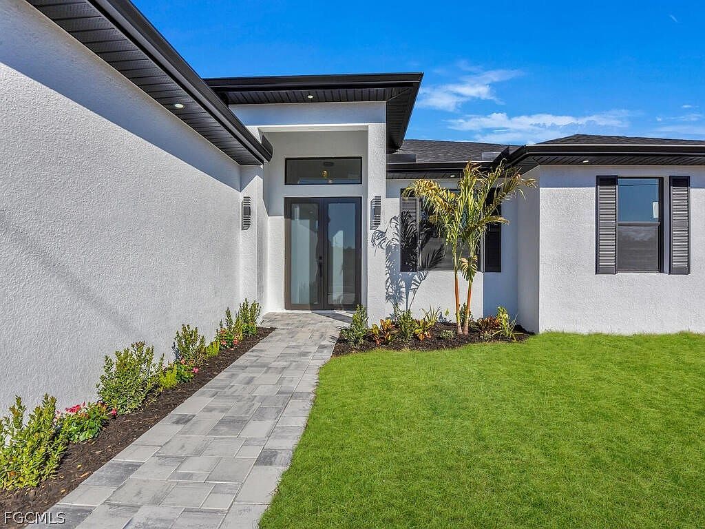 1033 Bassinger Ave S Lehigh Acres, FL 33974 - Thumbnail 5