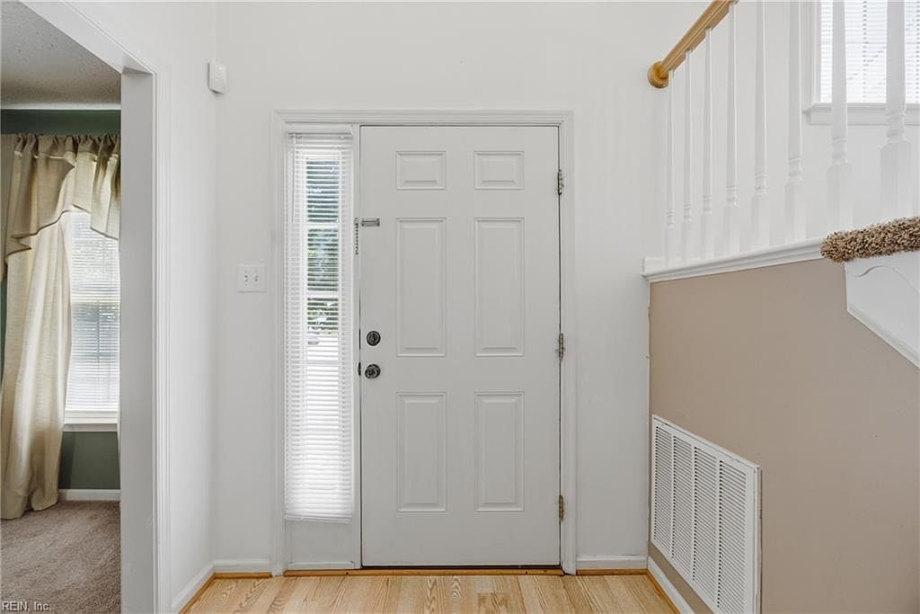 202 Vixen Ct Yorktown, VA 23693 - Thumbnail 5