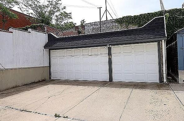 6456 Woodbine St Flushing, NY 11385 - Thumbnail 5