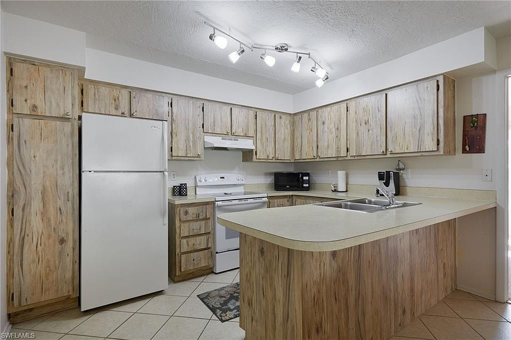 1100 Pondella Rd APT 801 Cape Coral, FL 33909 - Thumbnail 5