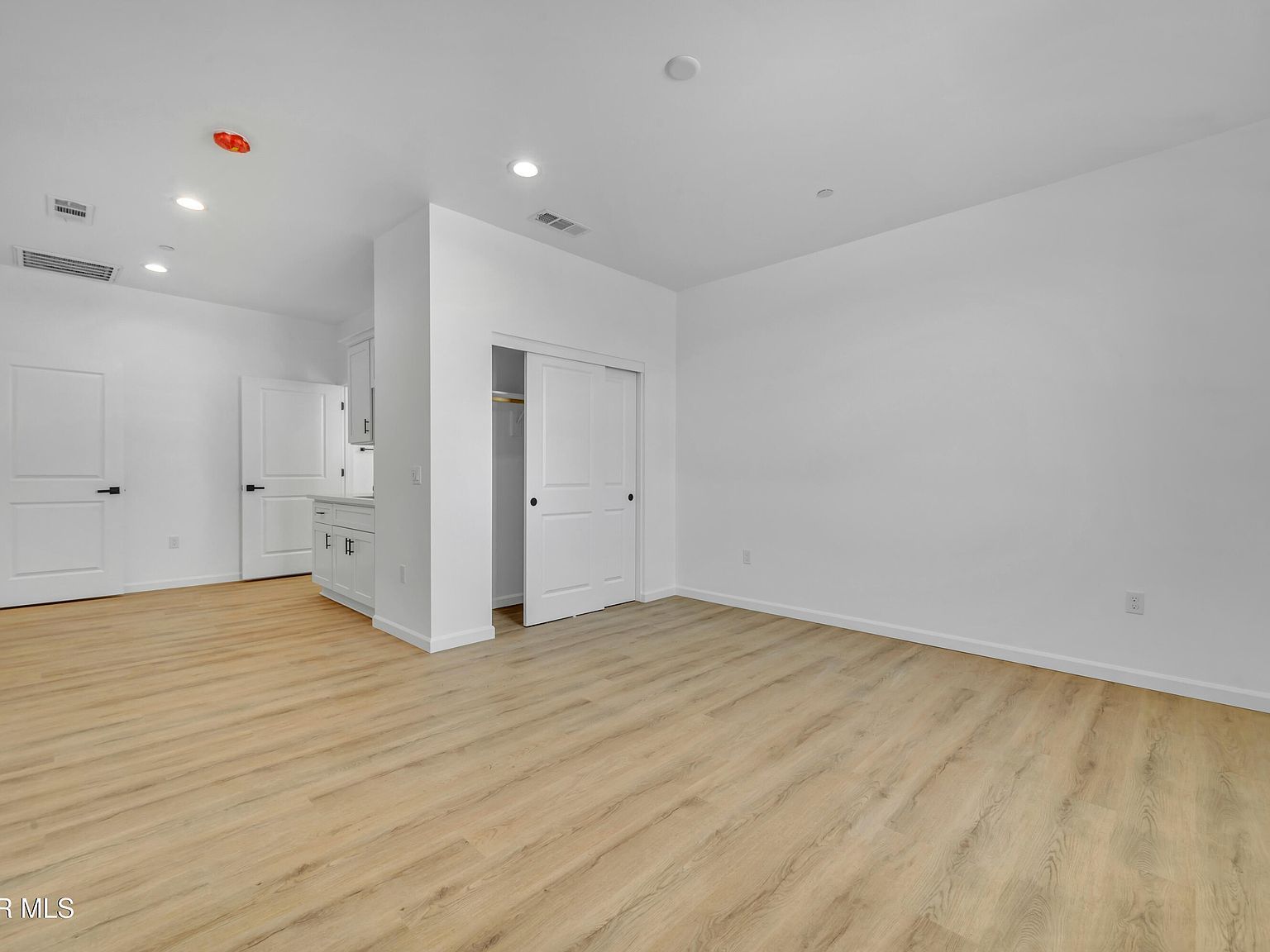 8837 Holly Ave California City, CA 93505 - Thumbnail 5