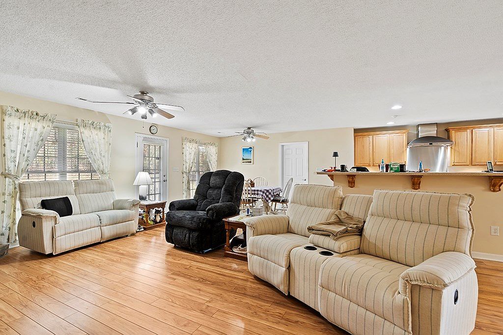 203 Cornerstone Dr Greenwood, SC 29649 - Thumbnail 5