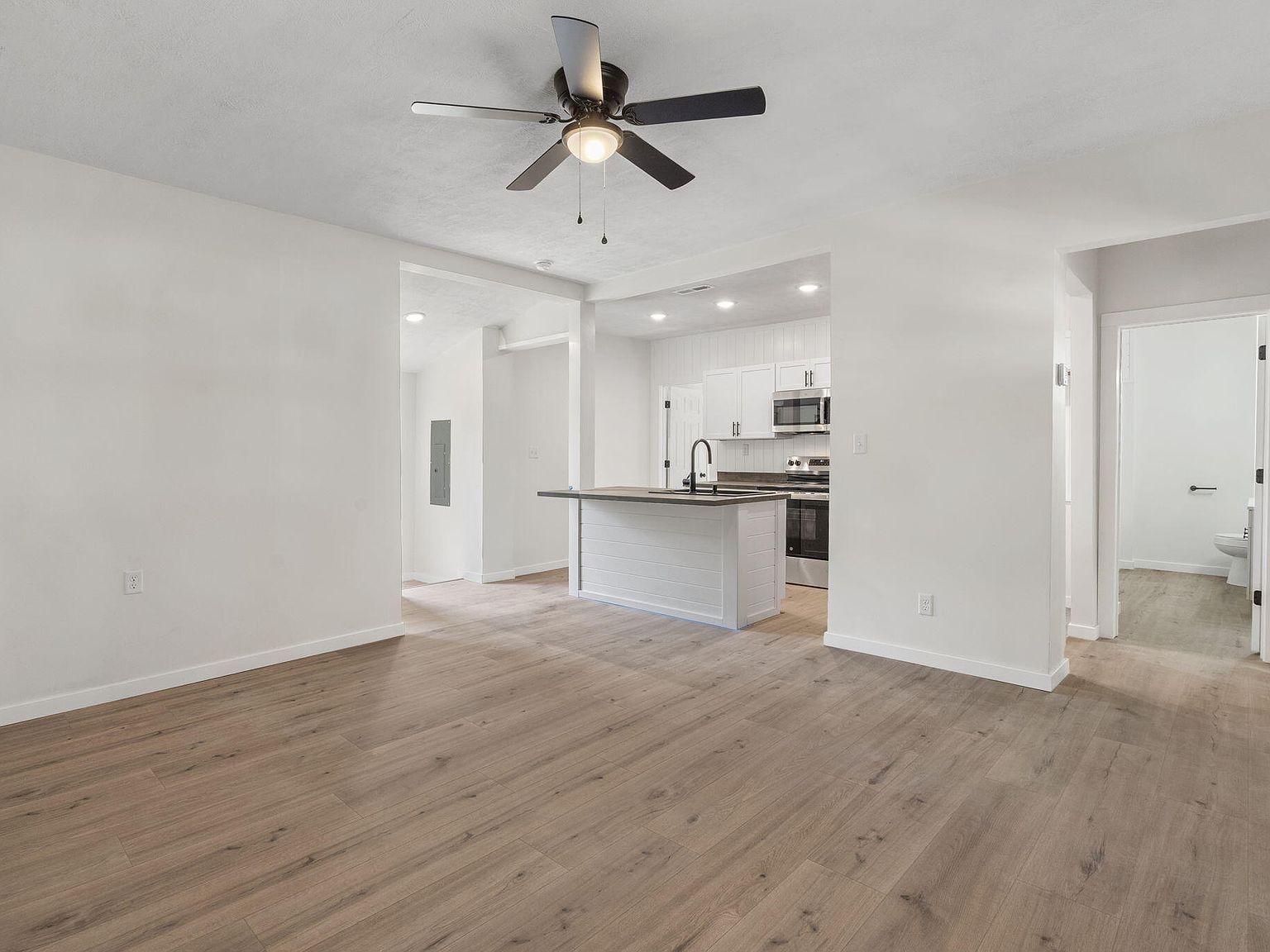 1030 W Chase St Springfield, MO 65803 - Thumbnail 5