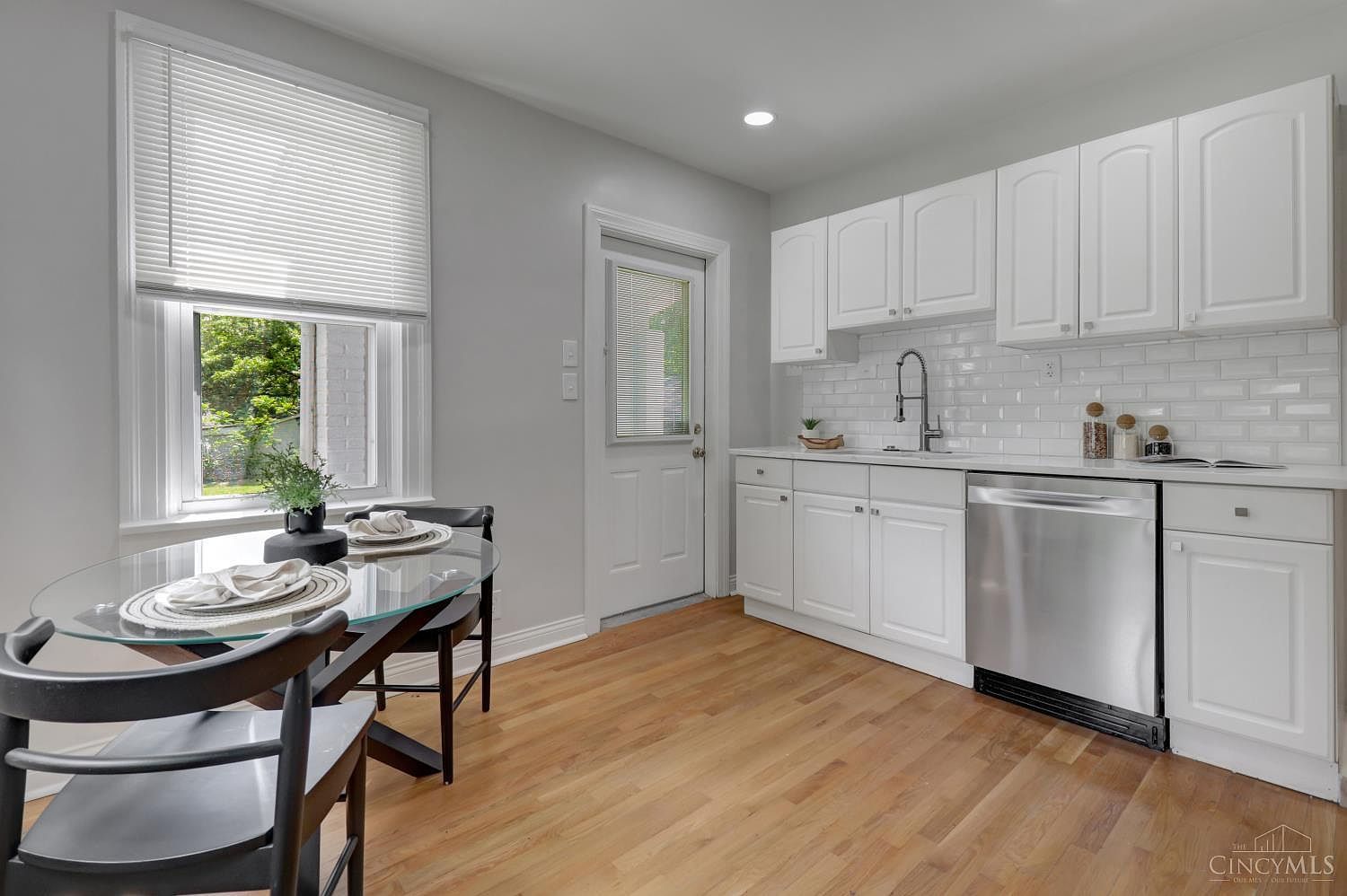 4637 Alpine Ave Cincinnati, OH 45242 - Thumbnail 5