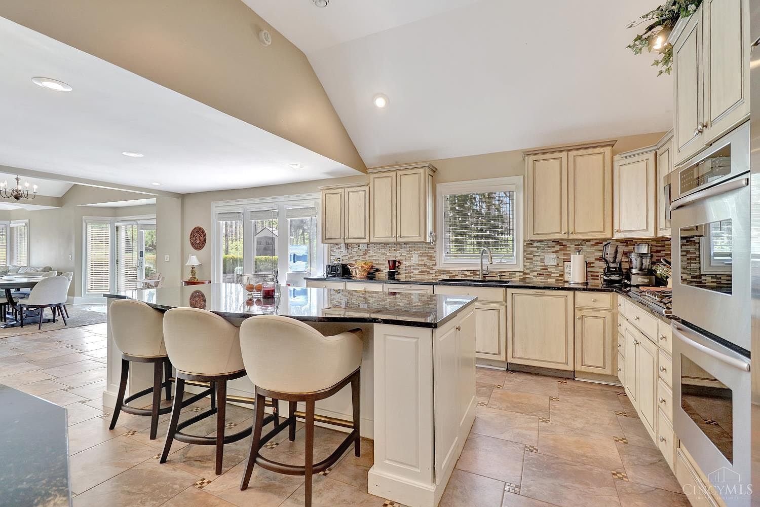 5775 Sugarun Ln Cincinnati, OH 45243 - Thumbnail 5