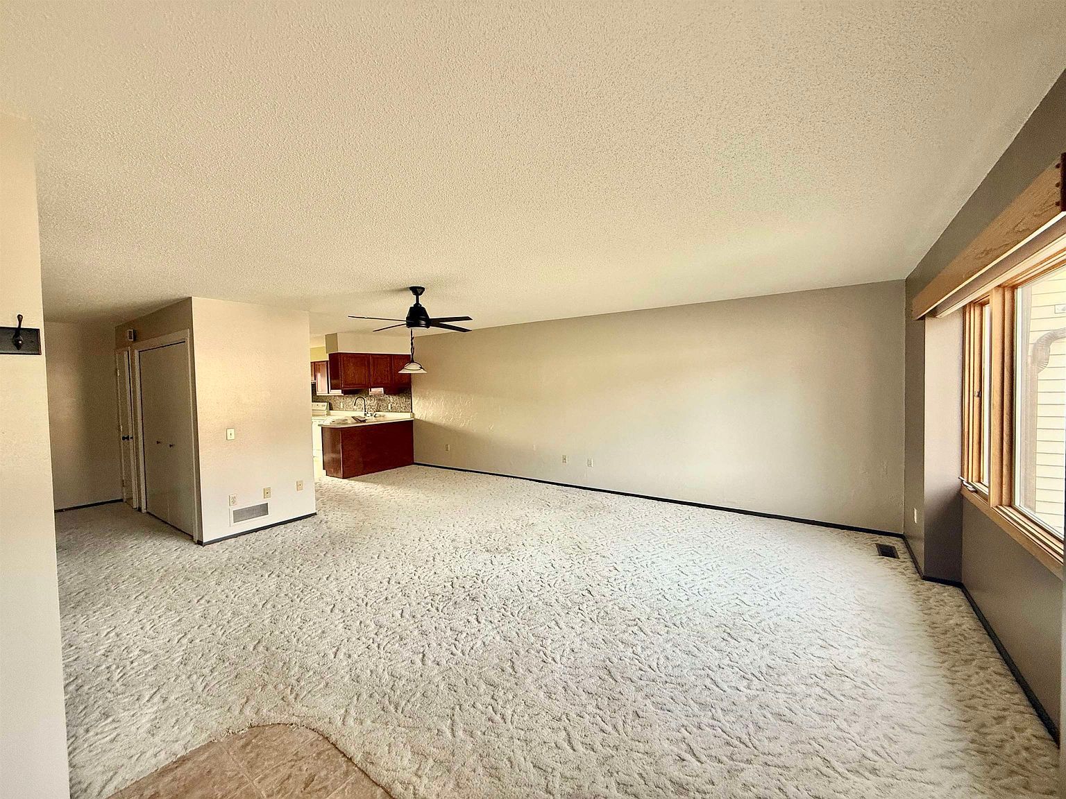 1425 Lookout Valley Ct Spearfish, SD 57783 - Thumbnail 5