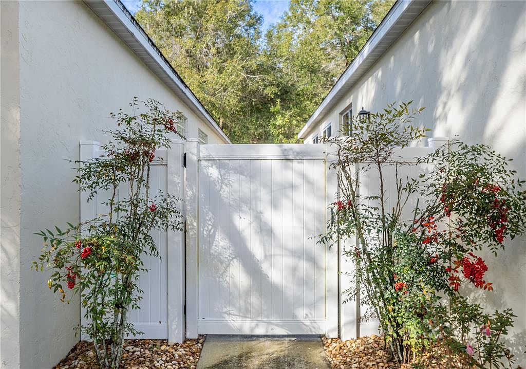 2432 NE 33rd Ct Ocala, FL 34470 - Thumbnail 5