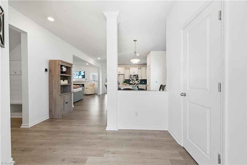 2133 Gatehouse Knoll Dr Winston Salem, NC 27127 - Thumbnail 5