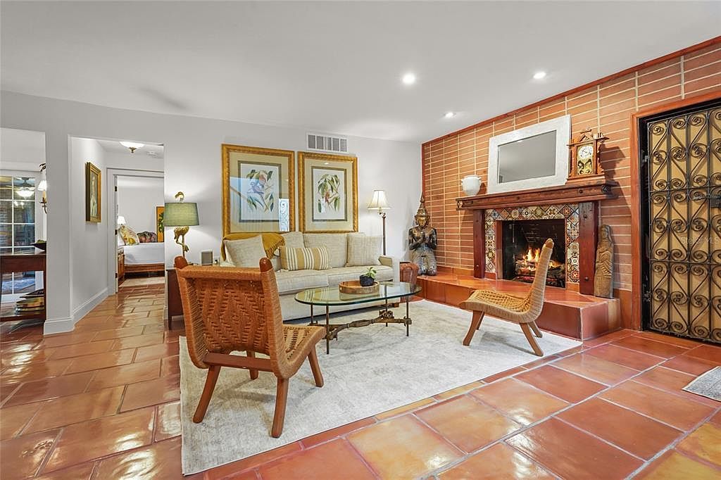 5354 Calle Florida Sarasota, FL 34242 - Thumbnail 5